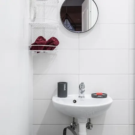 Apartment T9 Studio 250 M From Old Town